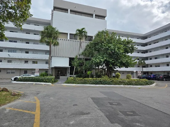4000 NE 169th St APT 401, North Miami Beach, FL 33160