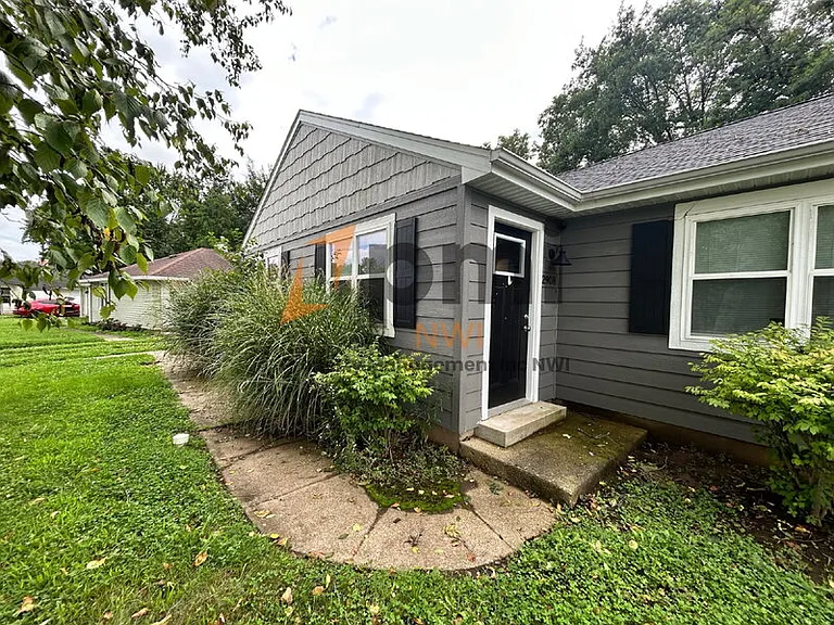2908 Oakdale Ave — Photo 3