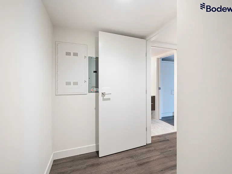 1283 Howe St — Photo 33