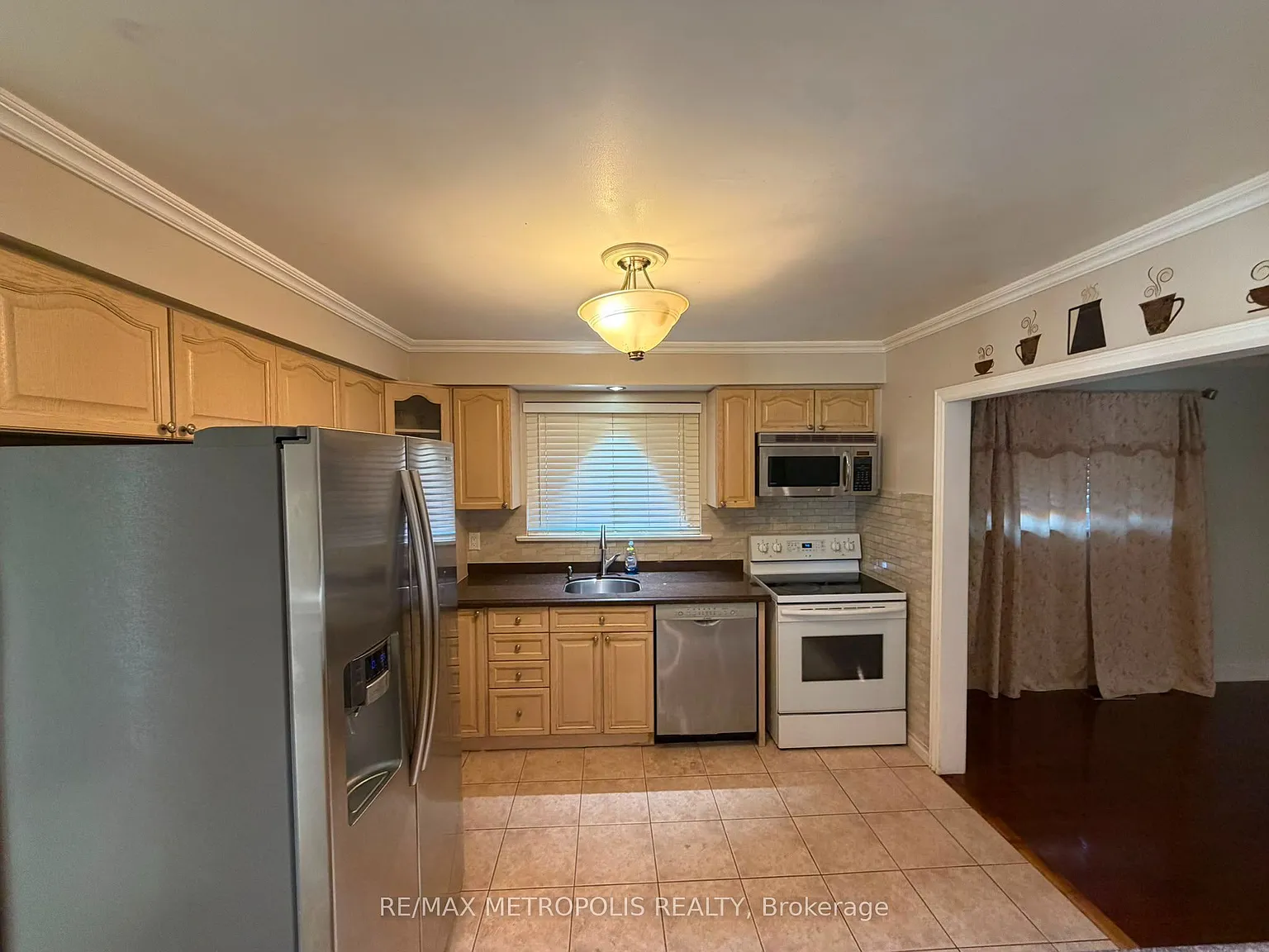 3 bed, $2,999 — Photo 2