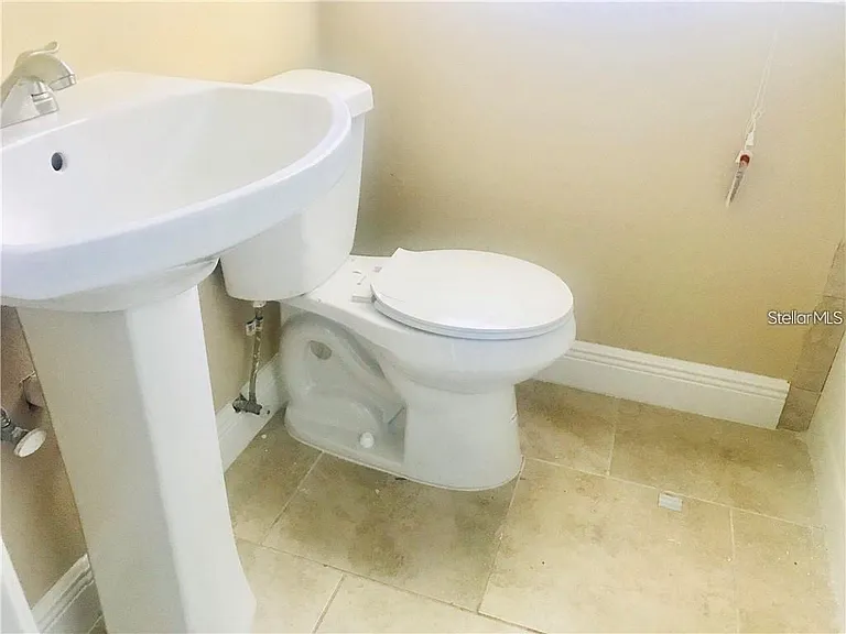 23 College Dr — Photo 7