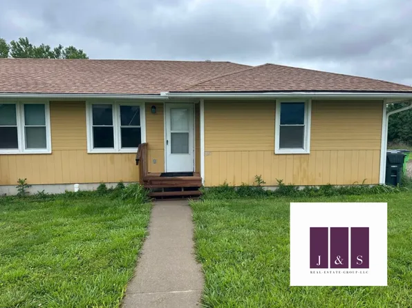 1030 Ash Ct, Lyndon, KS 66451