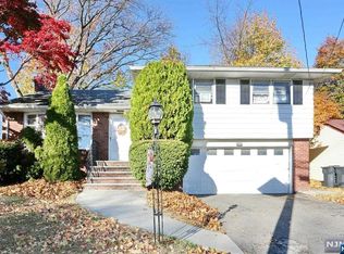 40 Highview Ave, Bergenfield, NJ 07621