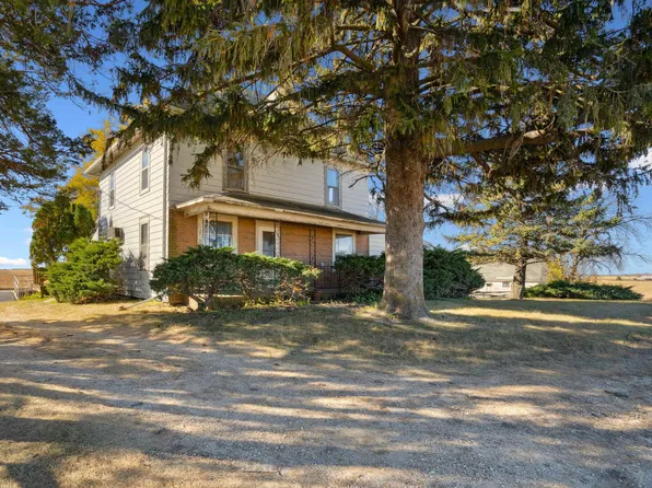 3152 305th St, Hopkinton, IA 52237