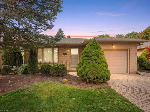 84 Larchwood Cir, Welland, ON L3C 6T3