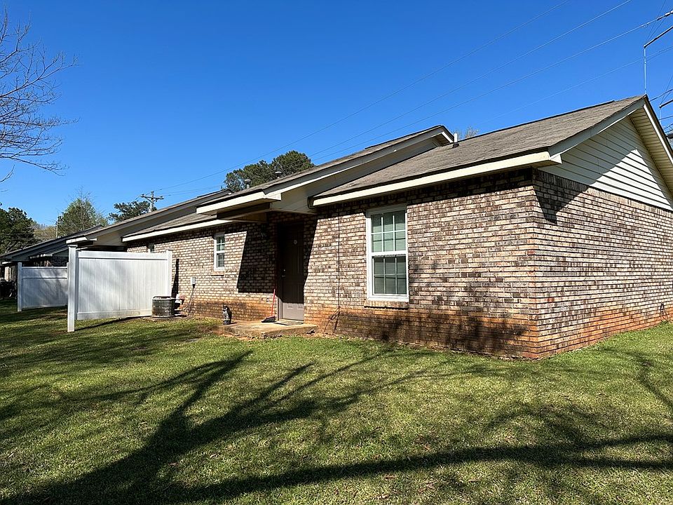 2nd image of 137 Carroll Cir