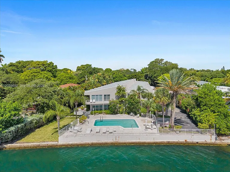 6011 N Bayshore Dr #8-D — Photo 28