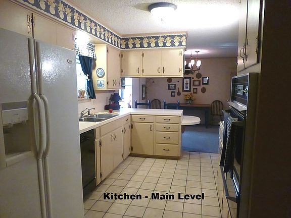 Kitchen - Main Level