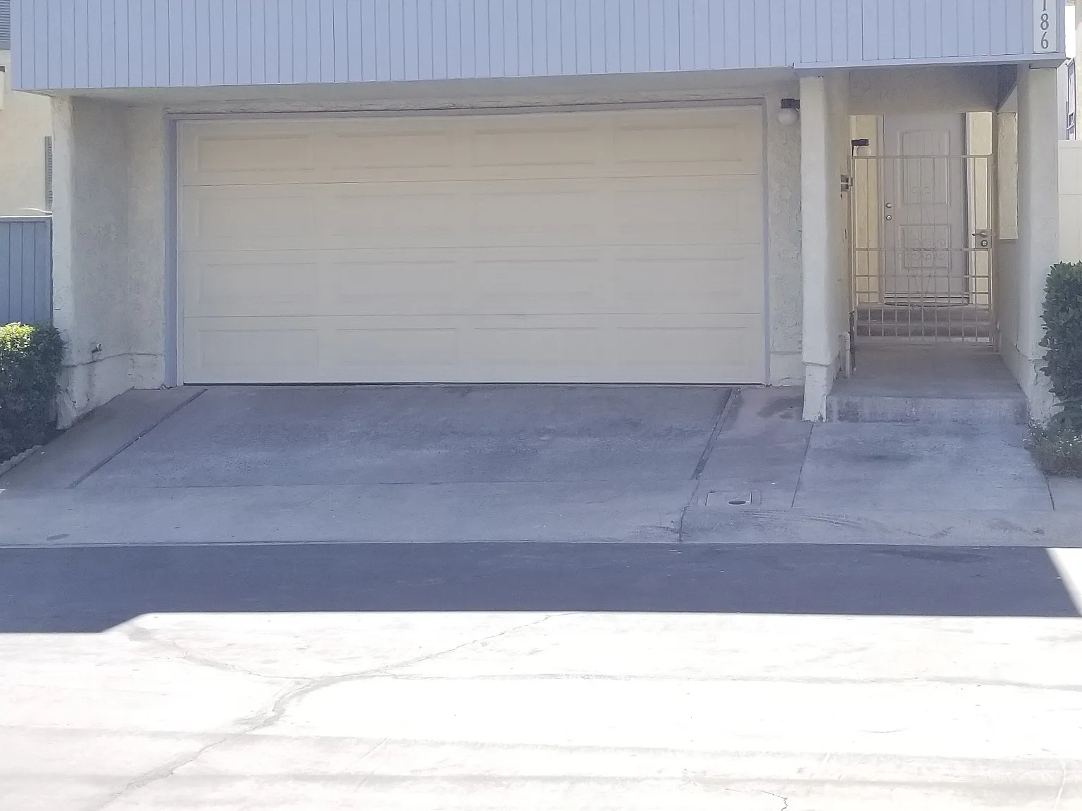 3 bed, 2.5 bath, 1780 sqft, $4,300 — Photo 1