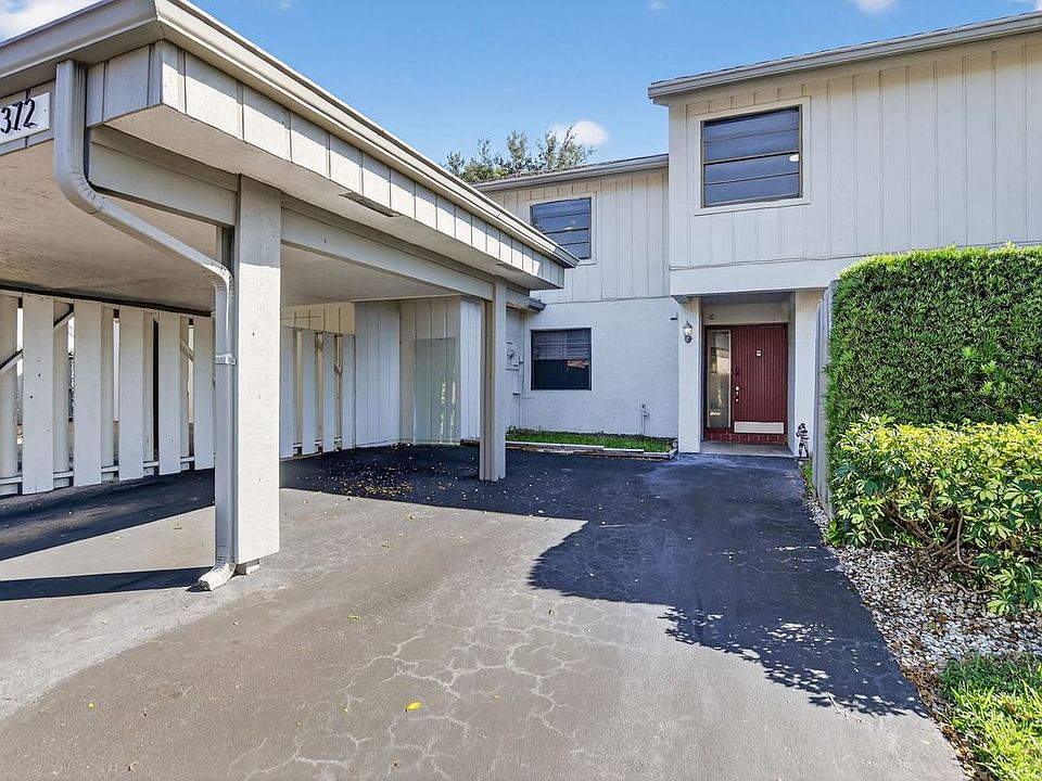 1st image of 372 Wildwood Cir