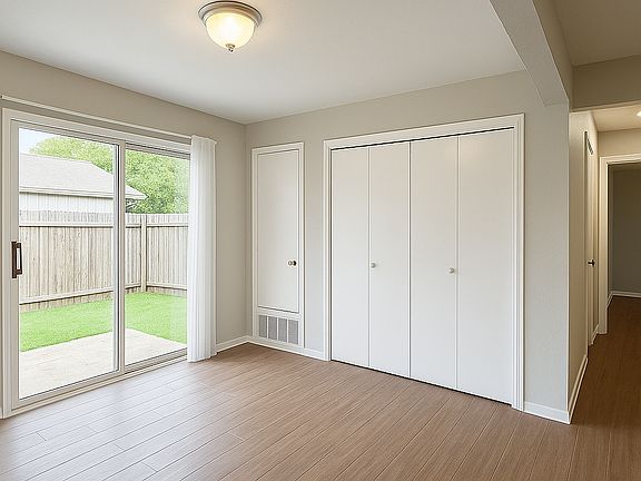 3rd image of 2118 Gaston Place Dr