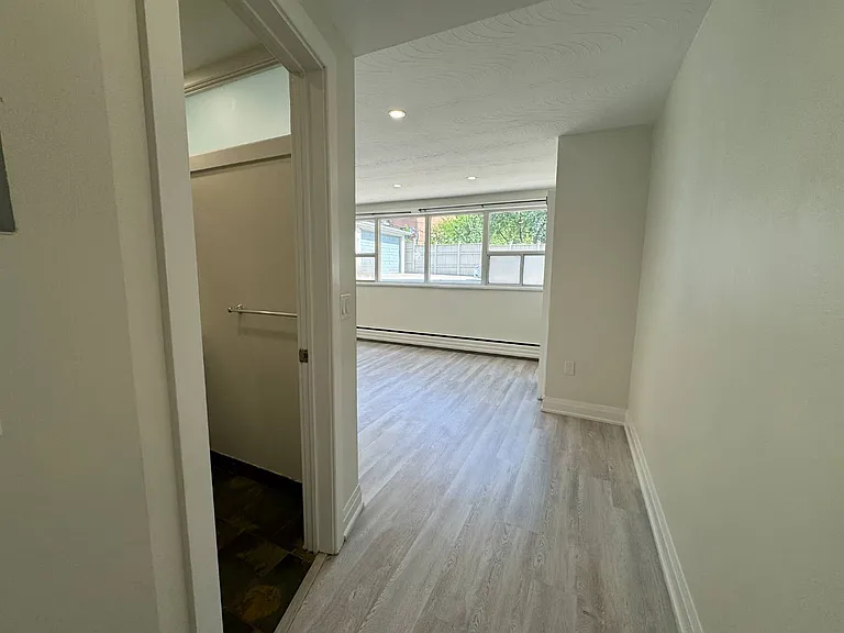 140 Springhurst Ave #U4 — Photo 9