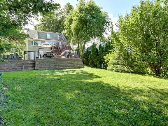 4th image of 75 Westover Ave