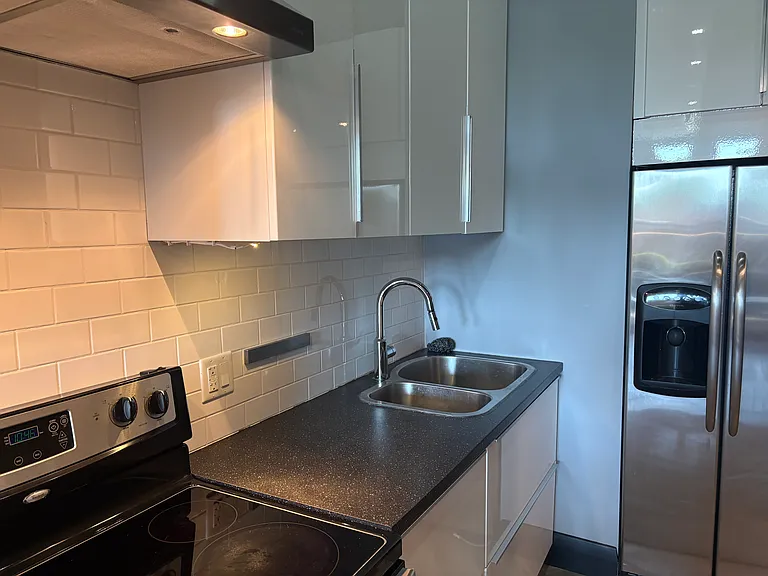 12 King St W #1 — Photo 16