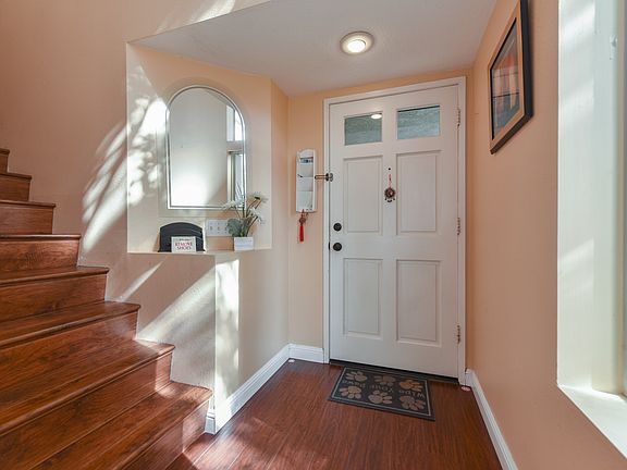 5th image of 145 Stanford Ct