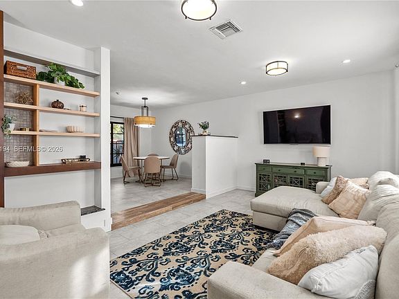 4th image of 1561 Bird Rd