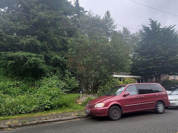 3rd image of 3805 Grand Ave