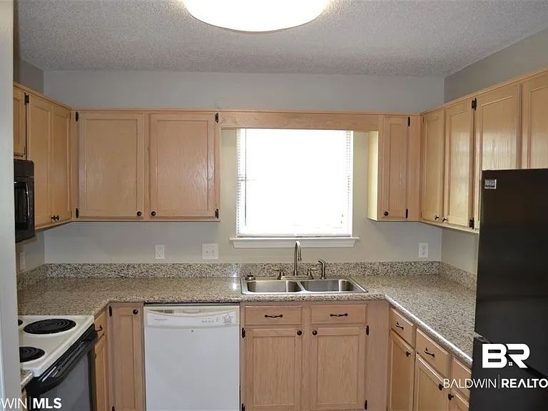 706 Crystal Wells Ct N — Photo 5