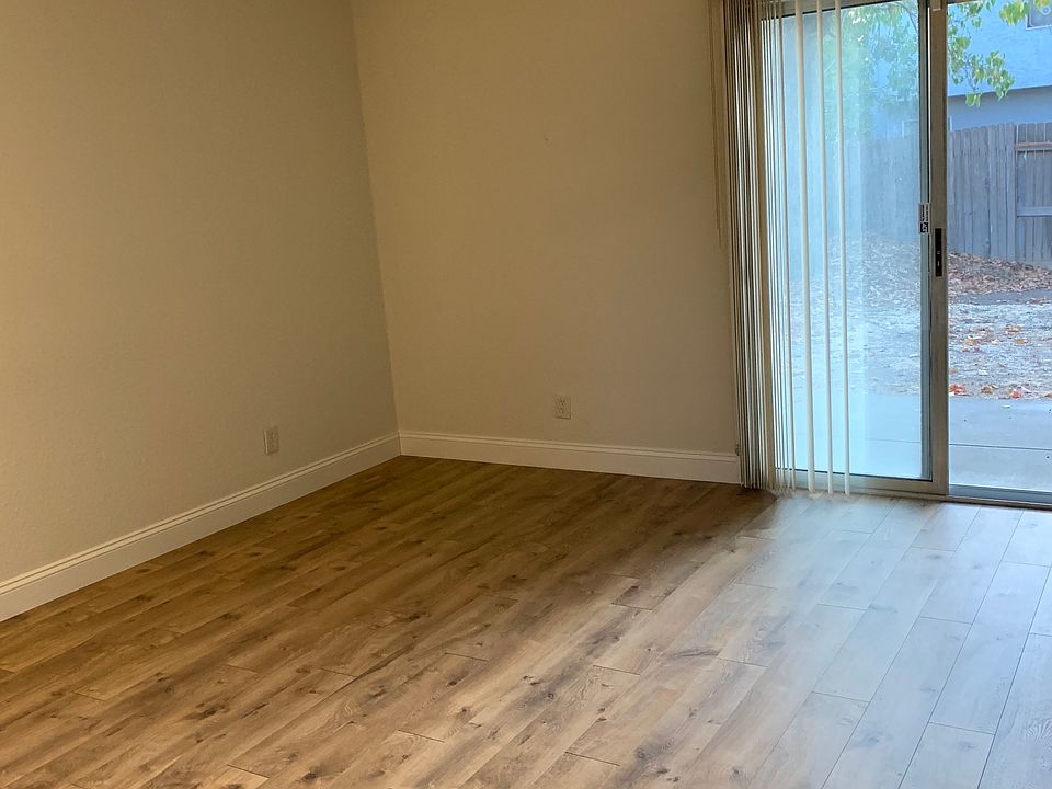 1st image of 8120 Pine Oaks Ct