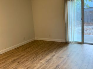 8120 Pine Oaks Ct, Sacramento, CA 95828