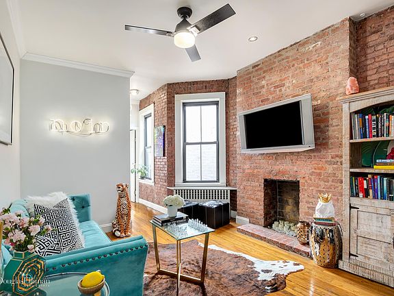 2nd image of 221 W 21st St APT 4B