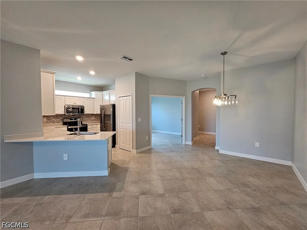2 bed, 2.0 bath, 1564 sqft, $1,900 — Photo 4