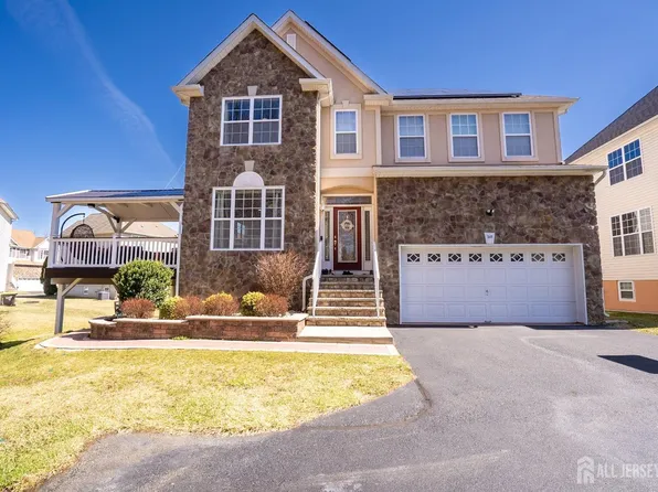 345 Morning Glory Dr, Monroe Township, NJ 08831