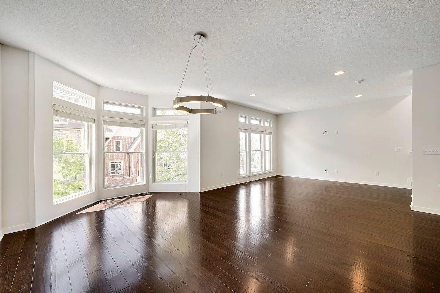 2 bed, 2.5 bath, 1792 sqft, $3,700 — Photo 2