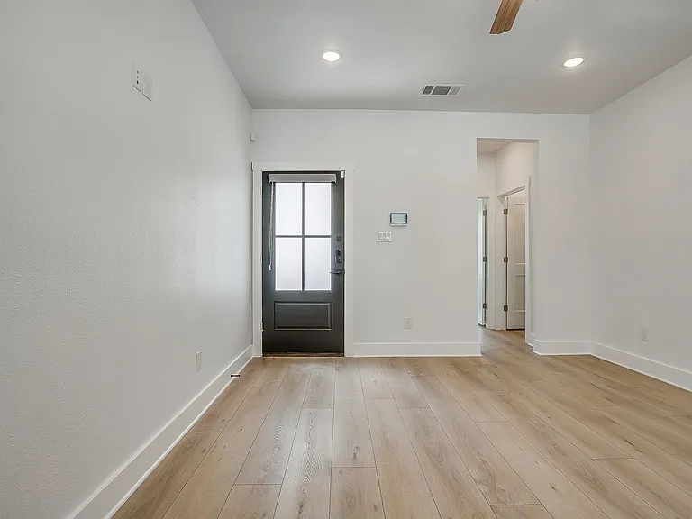 2811 Forest Park Blvd — Photo 2