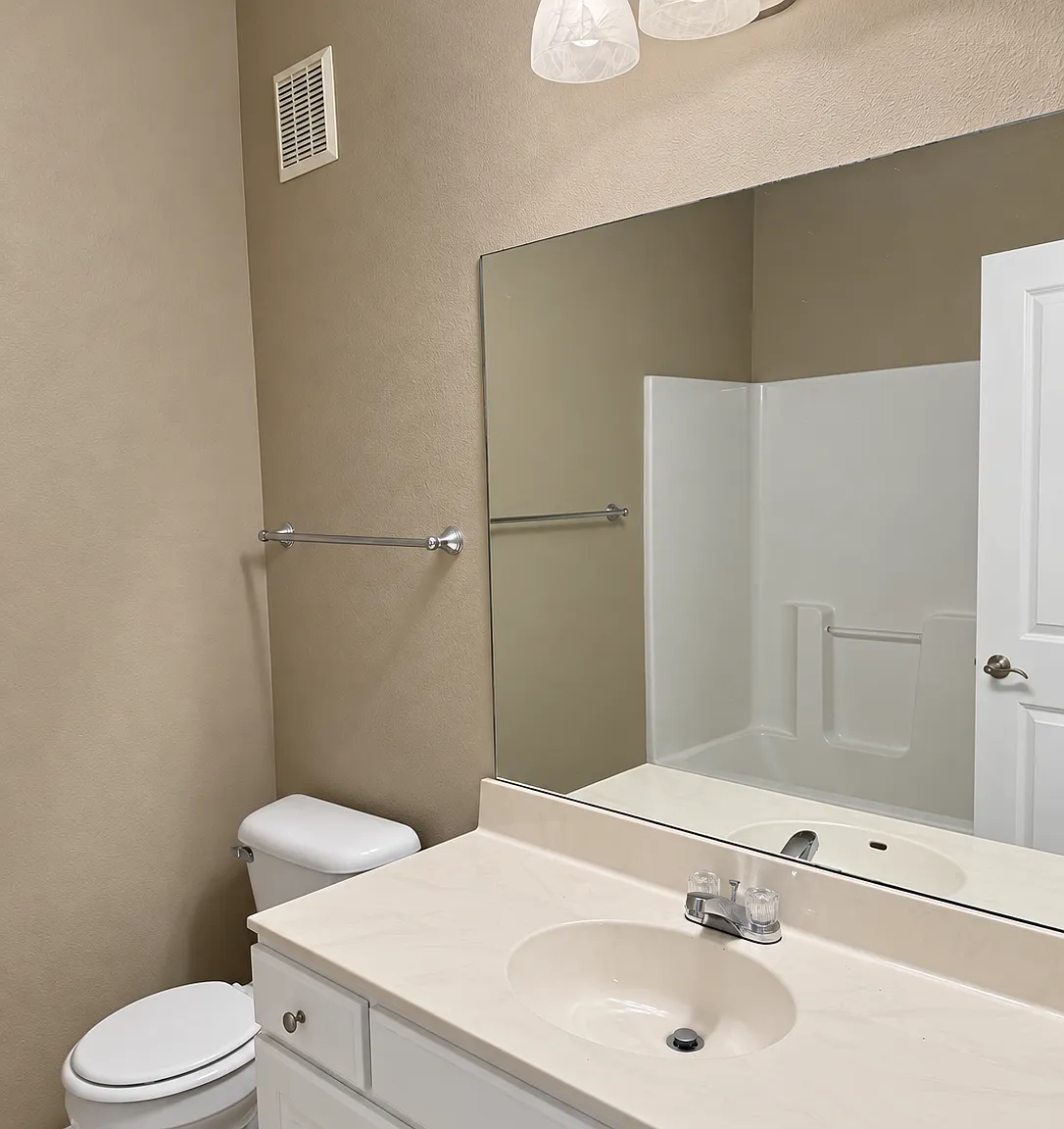2 bed, 1130 sqft, $1,300 — Photo 4