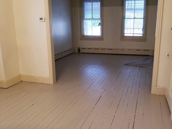 363 New St