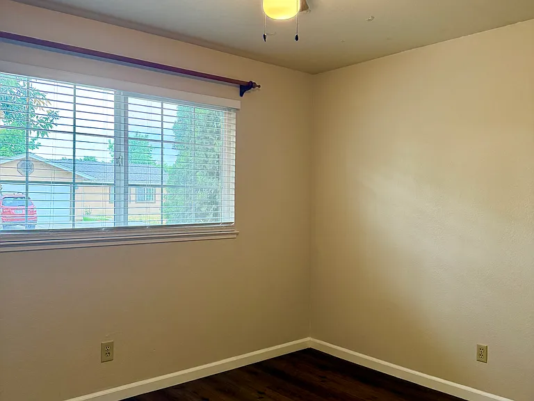 2704 Finlandia Ave — Photo 11