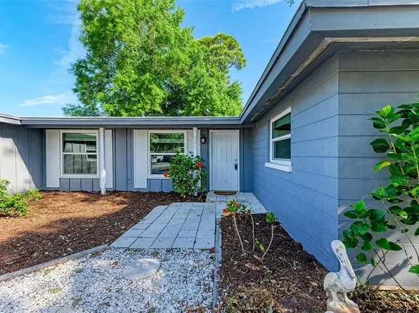 3975 Berkshire Dr, Sarasota, FL 34241
