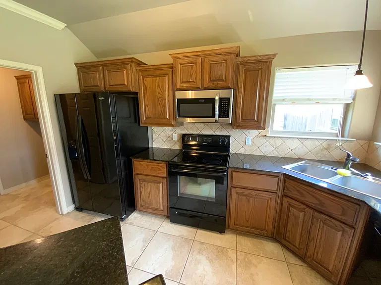 5705 Alexandria Dr — Photo 8
