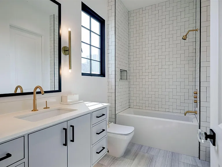 2521 Westgate Dr — Photo 18