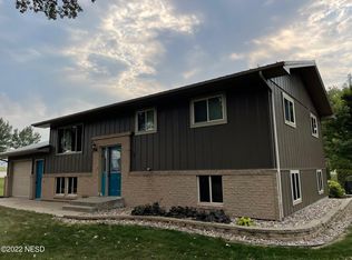 514 W St SW, Bristol, SD 57219
