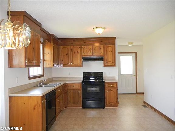 3rd image of 23300 Pheasant Ct