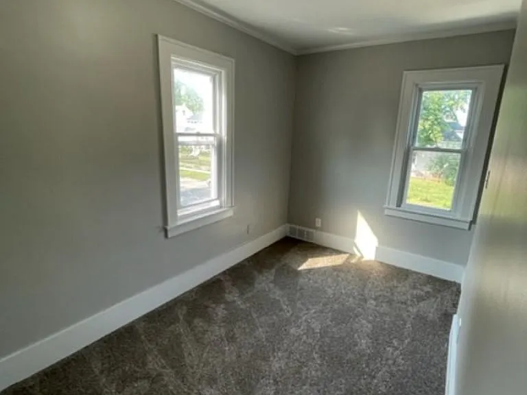233 W Twelve Mile Rd — Photo 10