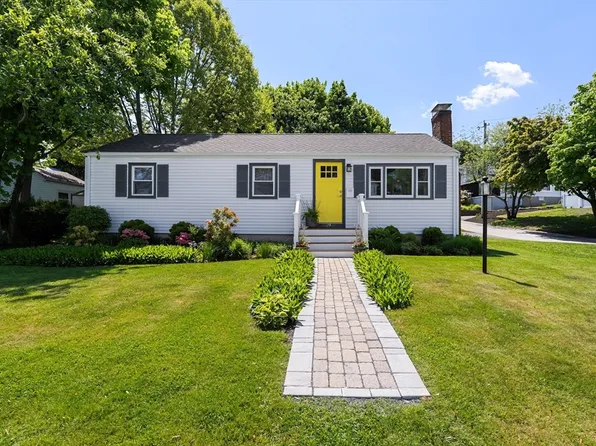 29 Willow Ave, Weymouth, MA 02191