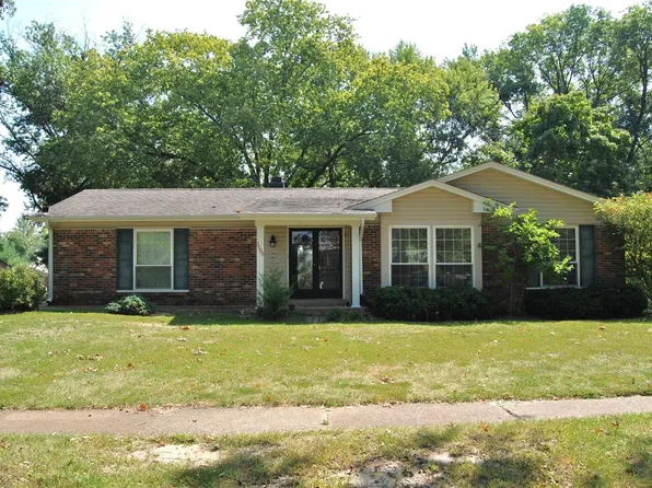 5600 Wieland Dr, Saint Louis, MO 63128