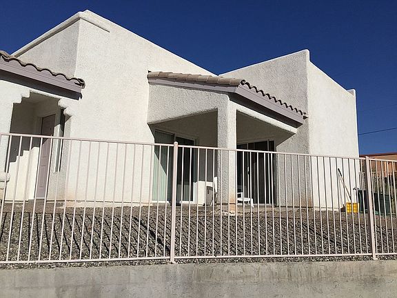 3rd image of 3440 Iroquois Ln