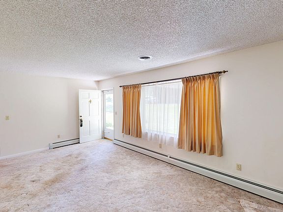 4th image of 2040 W Mountain Ave