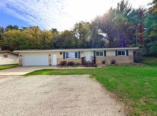 1789 Old Stage Rd, Decorah, IA 52101