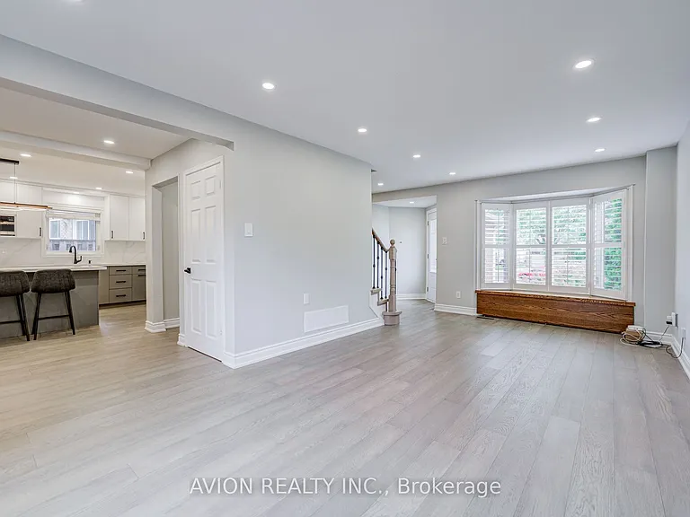 9 Falan Heights Cres — Photo 9