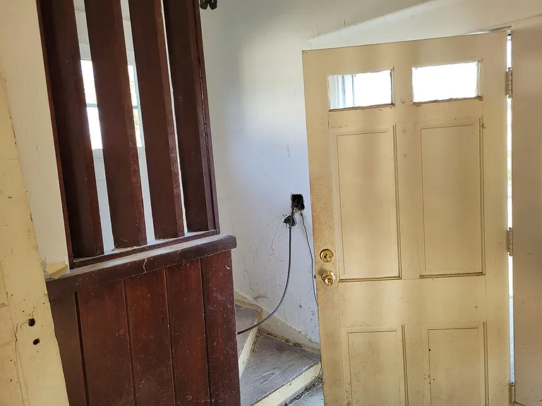 332 N French St — Photo 3