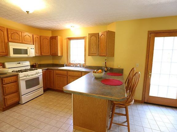 4th image of 454 Grand Valley Dr