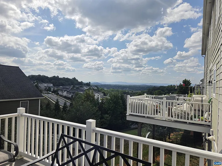 2441 Winthrop Dr — Photo 14