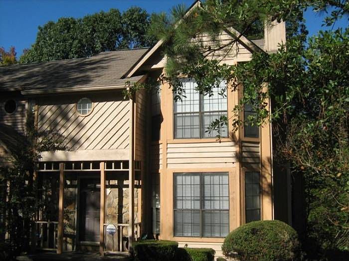 3-story end unit townhome