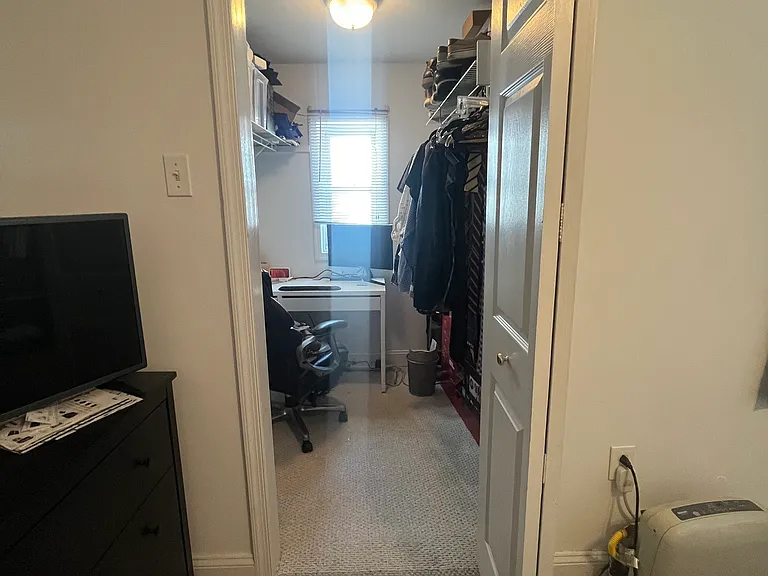 2125 Fitzwater St #2R — Photo 10