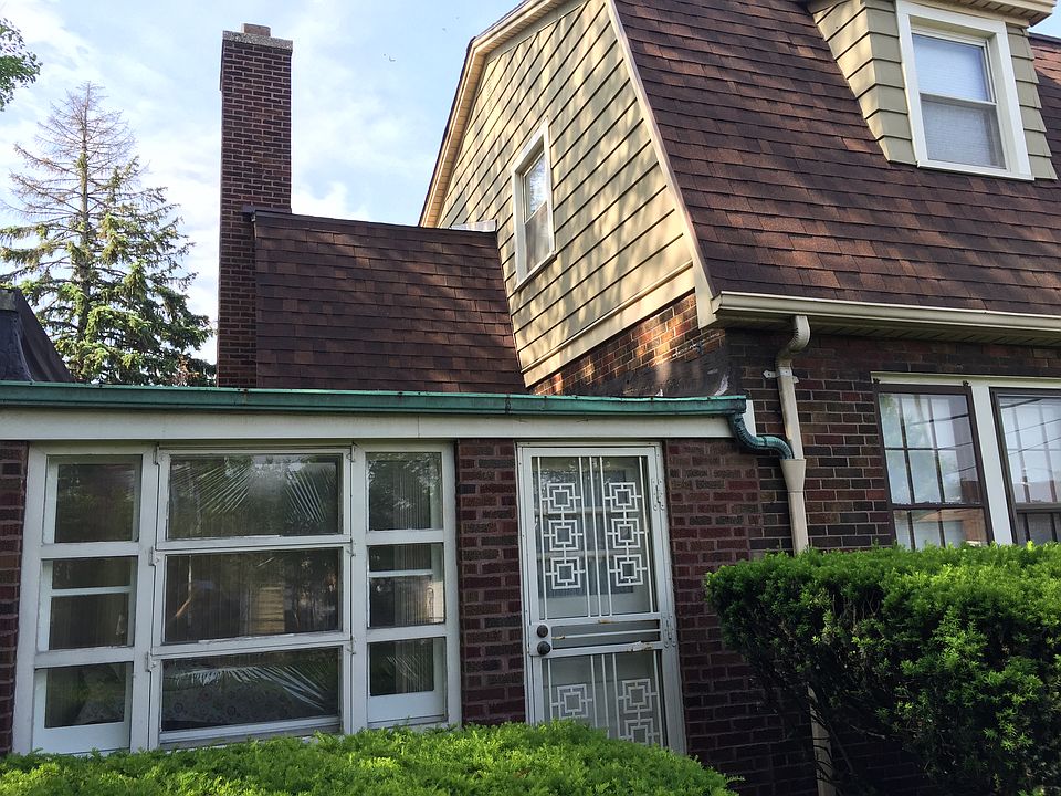 1st image of 1910 E 142nd St